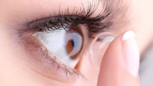 Kontaktlinsen mit Bloesser Optik